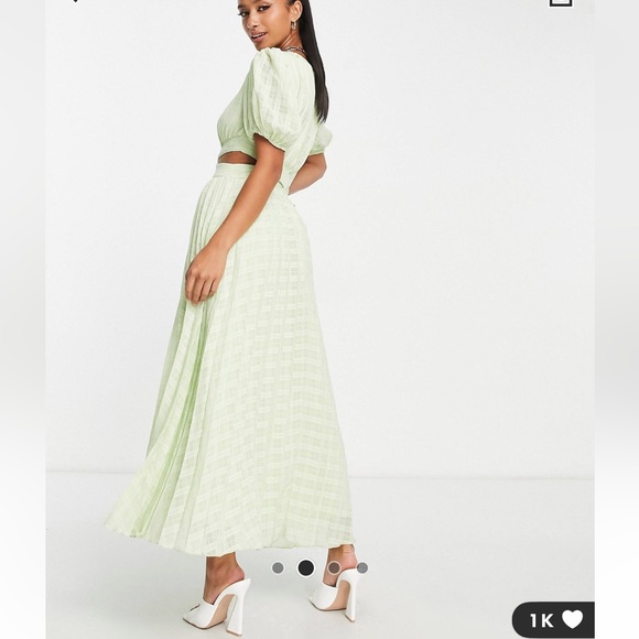 ASOS DESIGN Petite pleated cut out midi dress in apple green - Picture 2 of 4